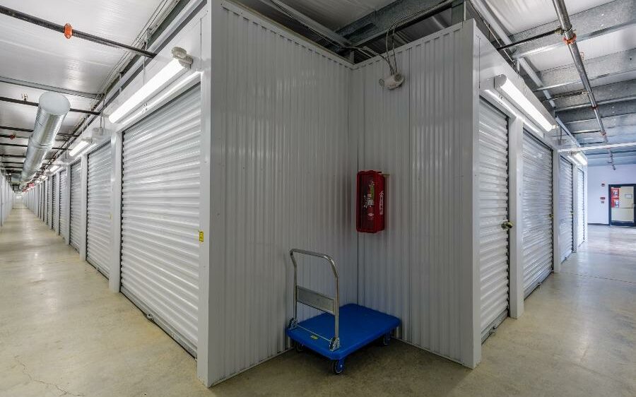 Indoor self storage in Hernando, MS.