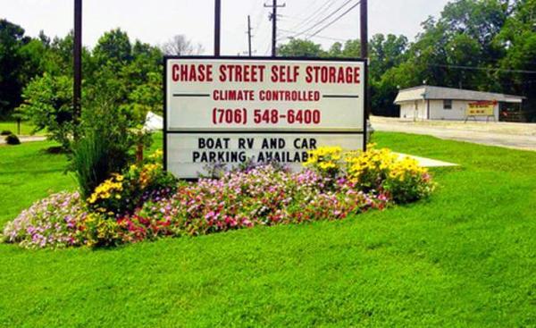 Chase Street Self Storage signage