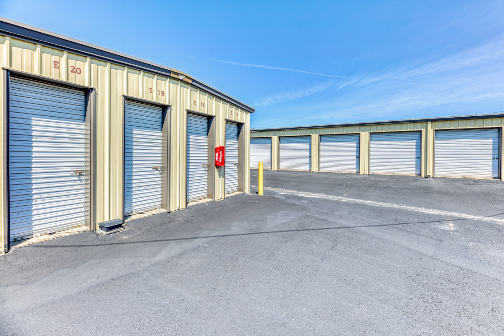 Self Storage Units in Cumming, GA on Canton Hwy Star Storage