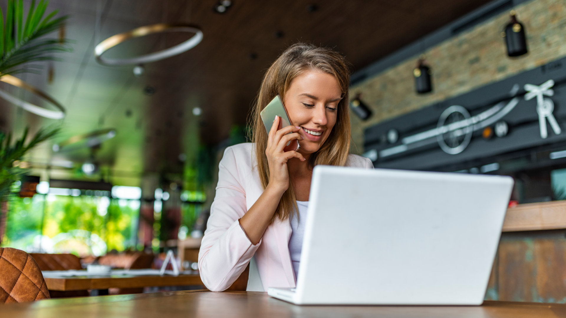 Top 10 Places to Answer Emails While Traveling