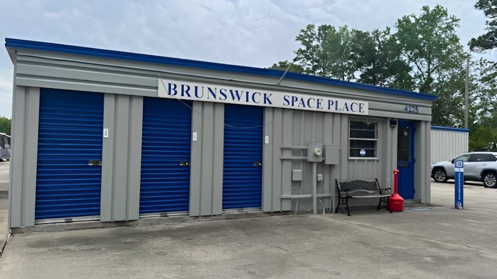 Storefront of Brunswick Space Place Self Storage in Brunswick, GA.