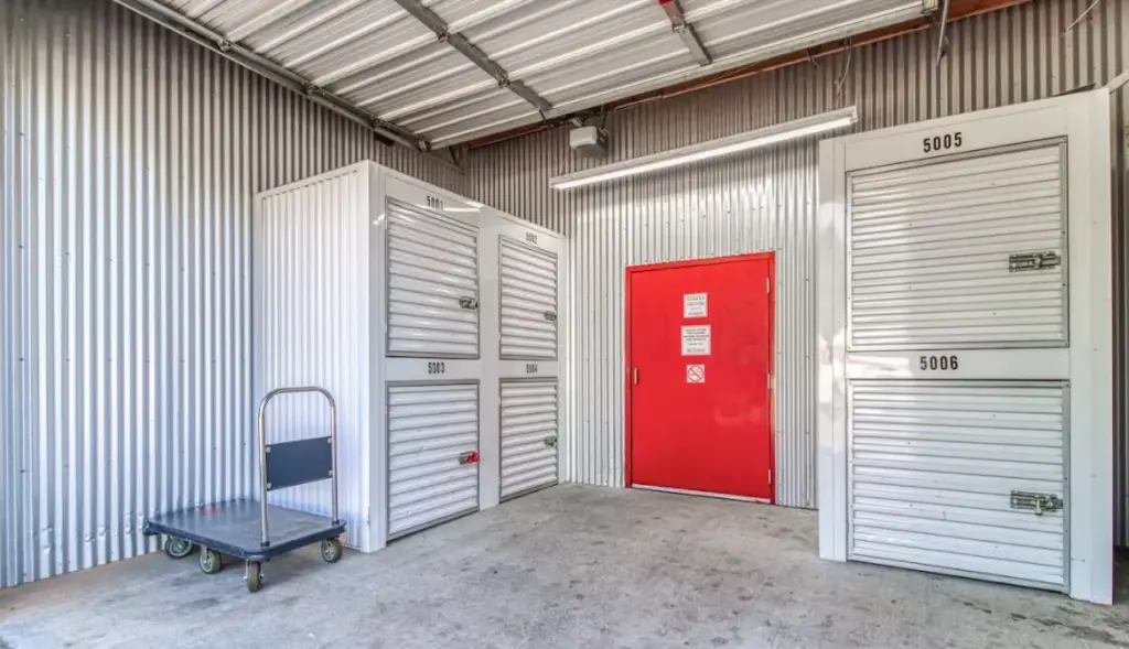 Chase Street Self Storage interior