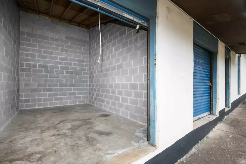 Covington Stor-It interior