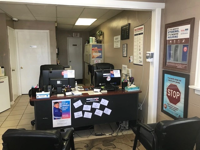 Freedom Storage - interior office