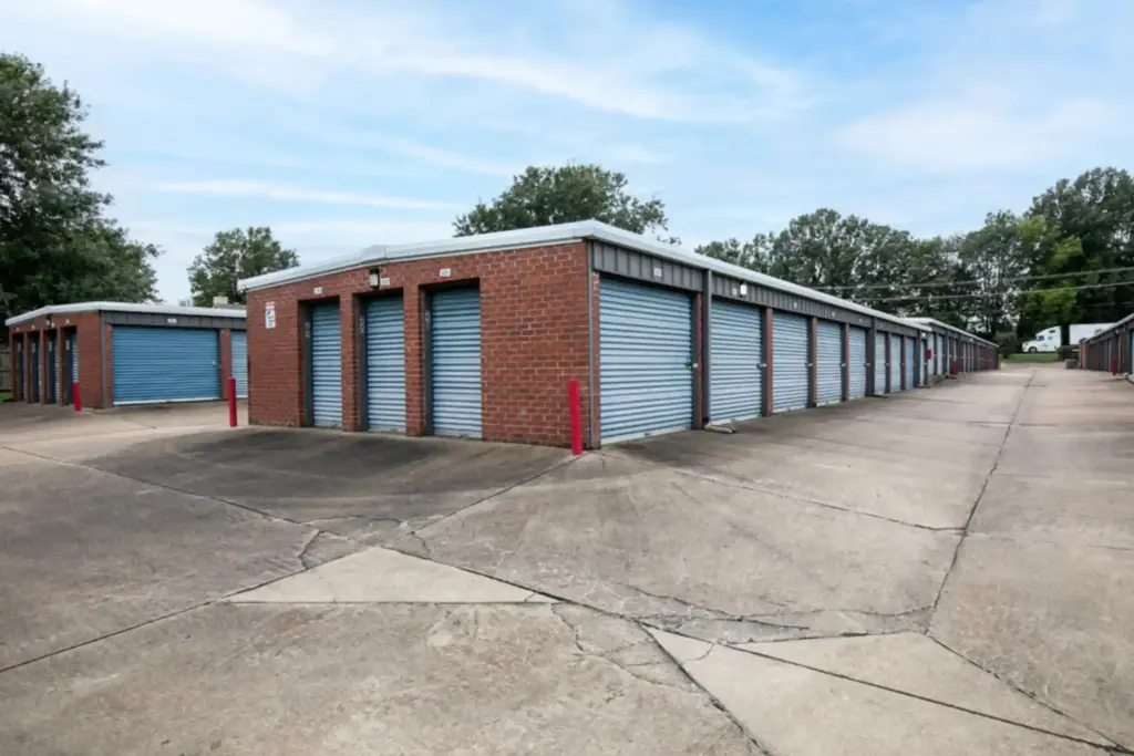 Storage facility with drive up units