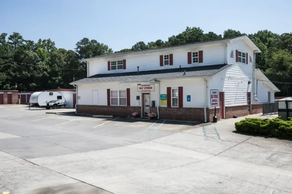 Storefront of Kennesaw Self Storage.
