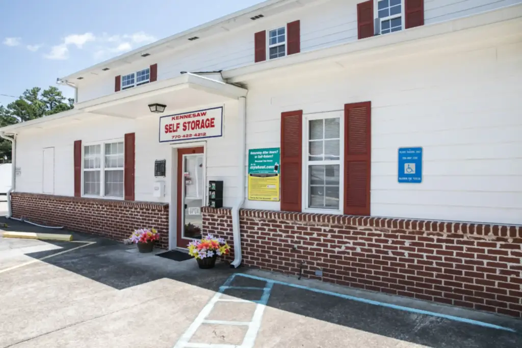 Kennesaw Self Storage storefront.