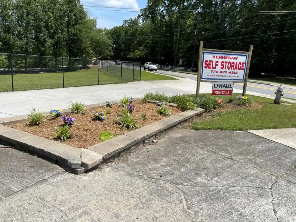 Kennesaw Self Storage signage.