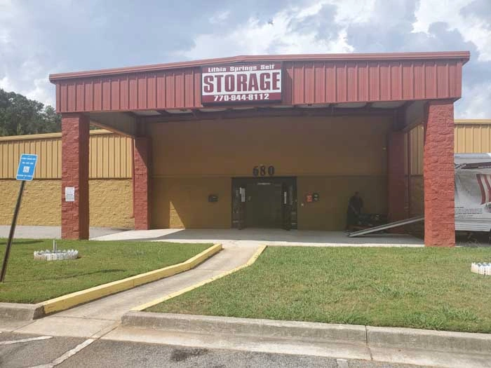 Lithia Springs Self Storage exterior