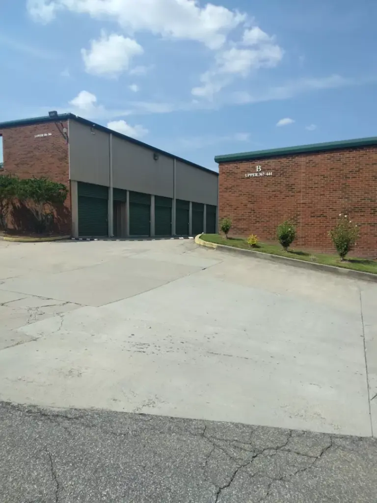 Mcfarland-400 Storage in Alpharetta, GA.