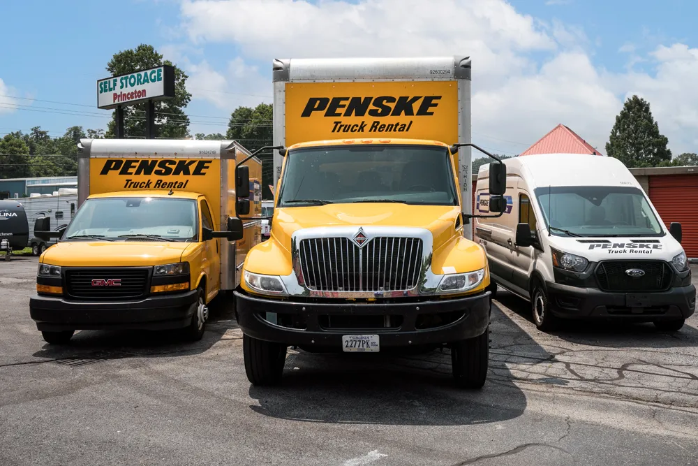 Penske truck