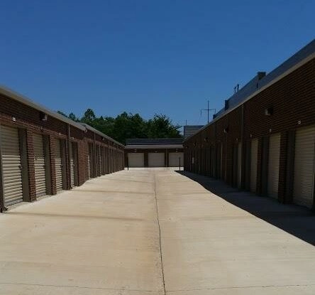 Self storage units in Olive Branch, MS.