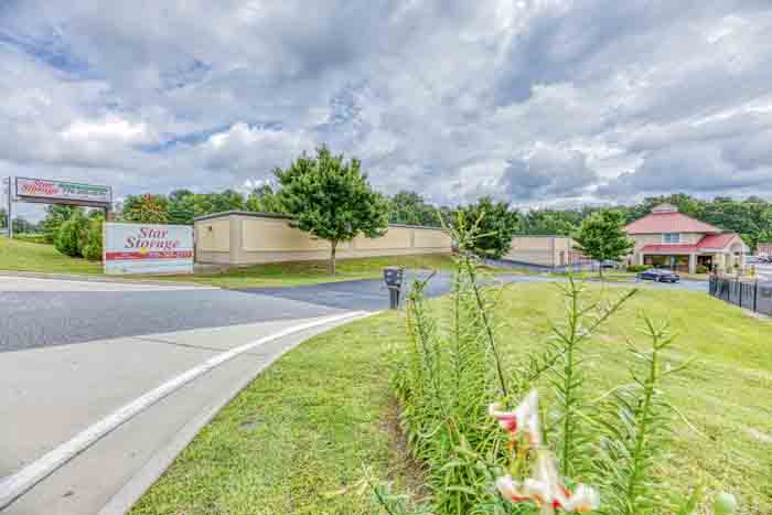 Star Storage Buford - signage