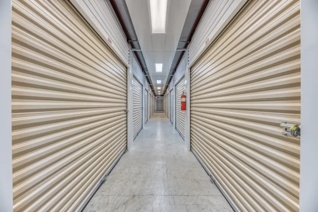 Star Storage Canton - interior