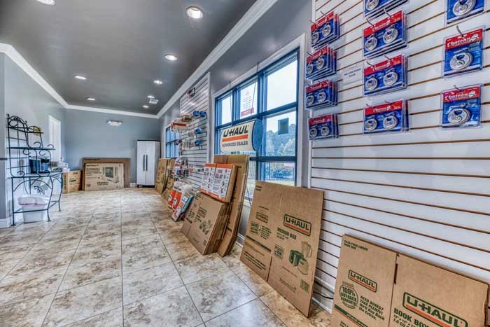 Star Storage Canton - retail